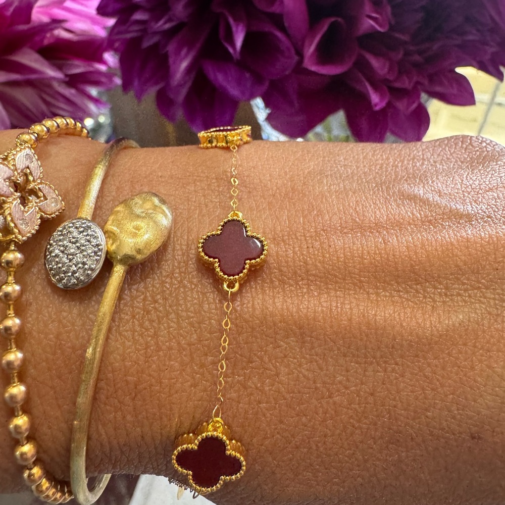18K Solid Gold Red Clover Bracelet – 7.5” Length | 2.0  grams | 9.7mm Motifs